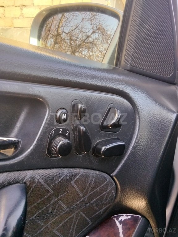 Mercedes C 200