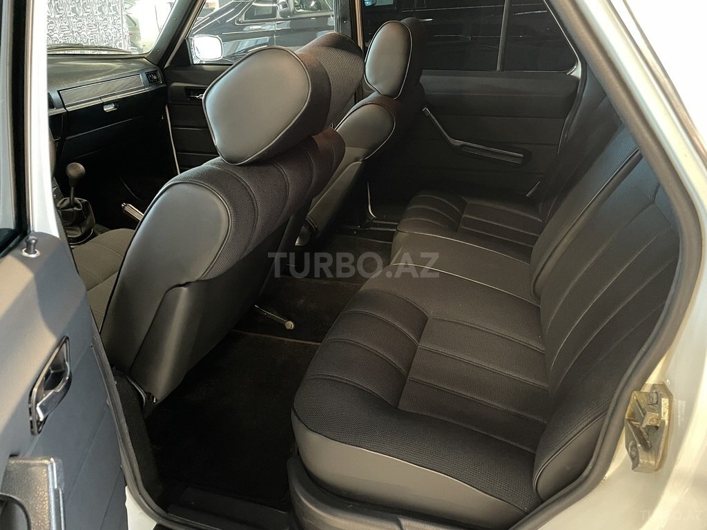 GAZ 24 "Volga"