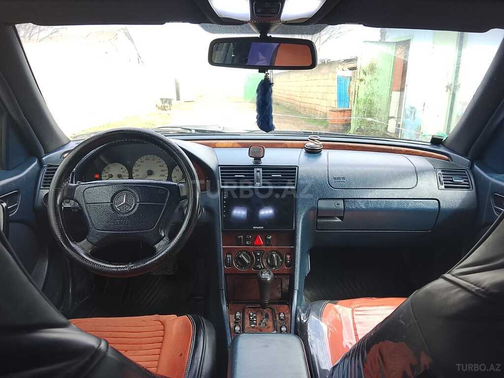 Mercedes C 220