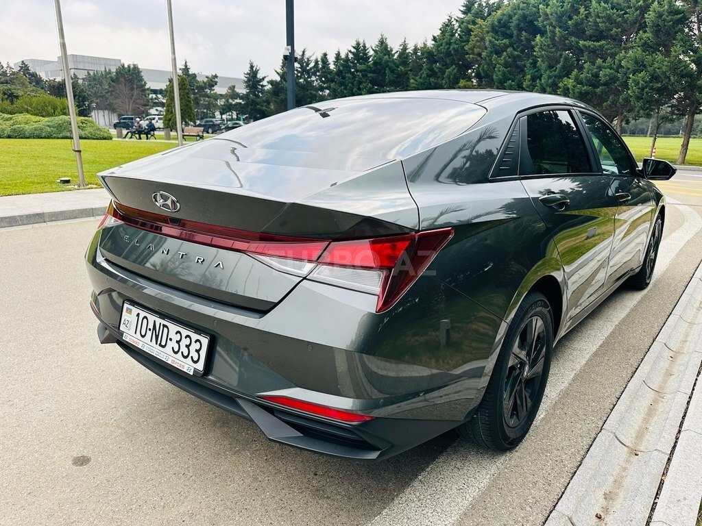 Hyundai Elantra