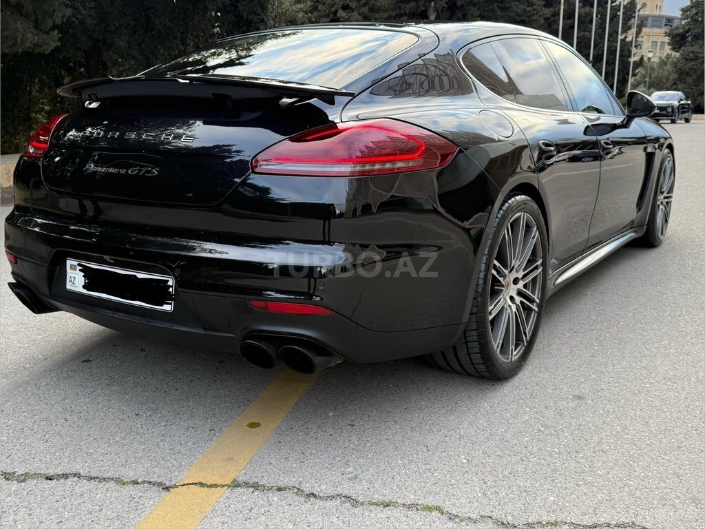 Porsche Panamera GTS