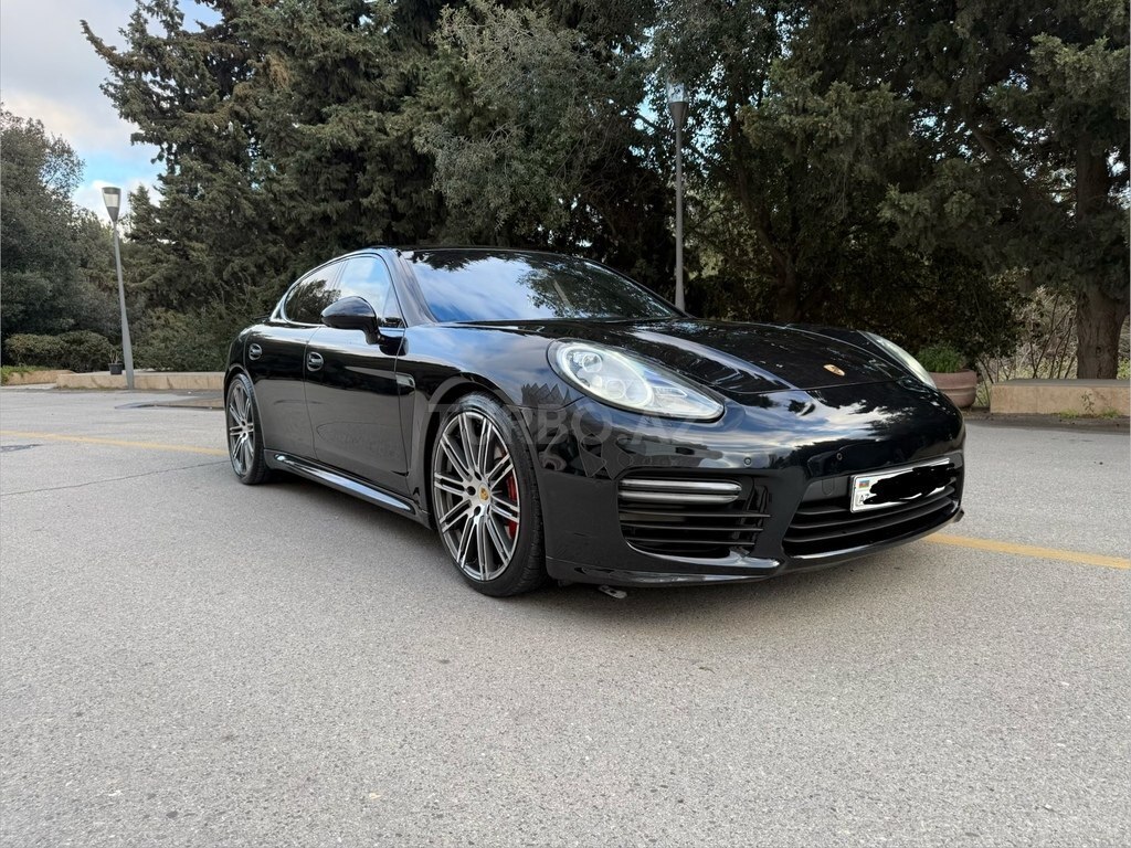 Porsche Panamera GTS