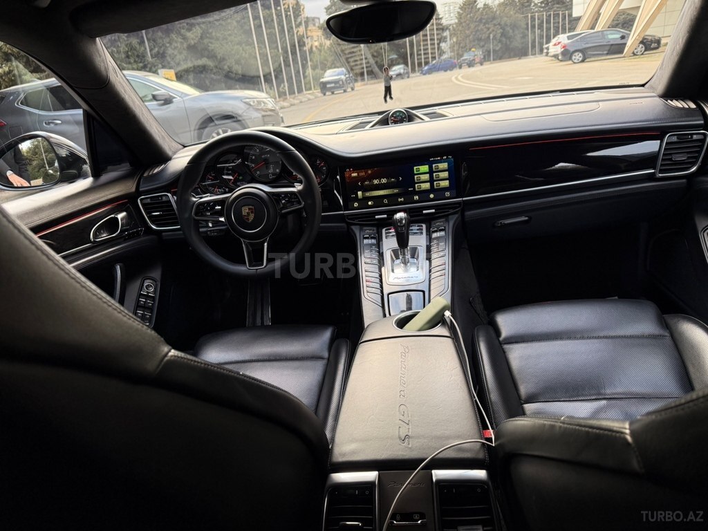 Porsche Panamera GTS