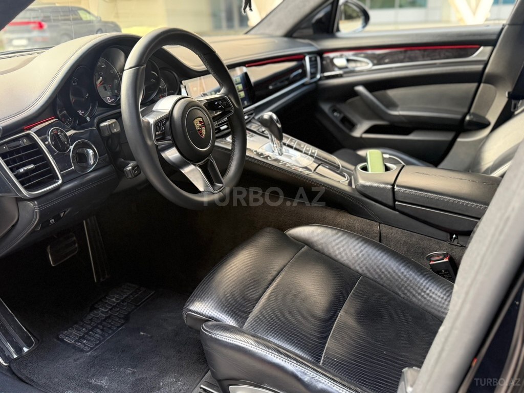 Porsche Panamera GTS