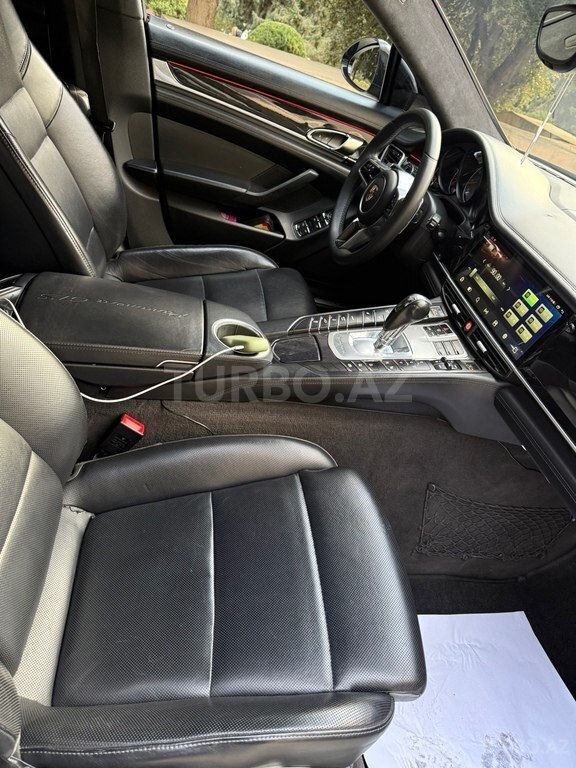 Porsche Panamera GTS