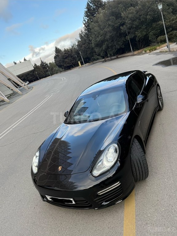 Porsche Panamera GTS