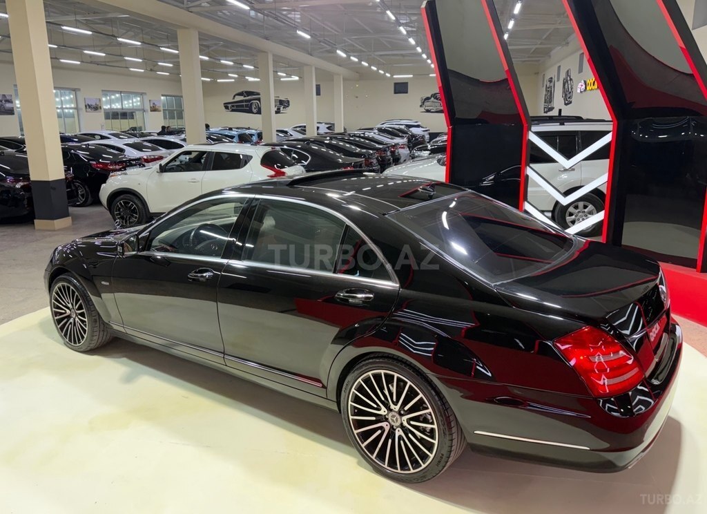 Mercedes S 500