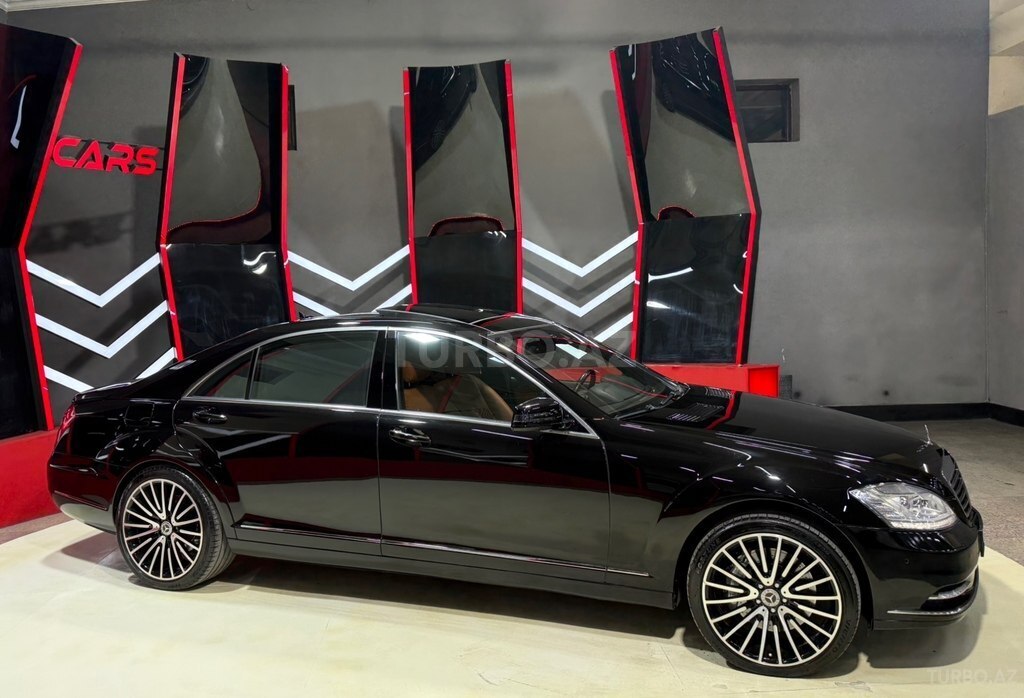 Mercedes S 500