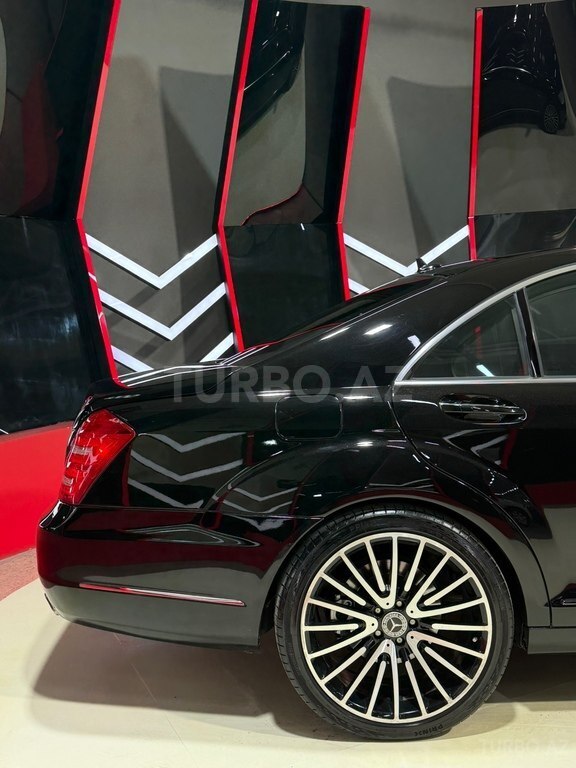 Mercedes S 500