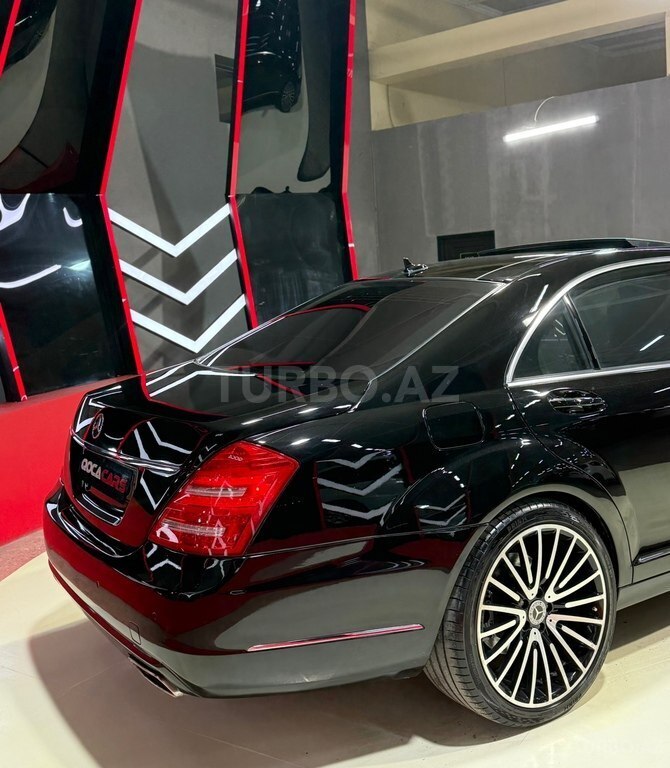 Mercedes S 500