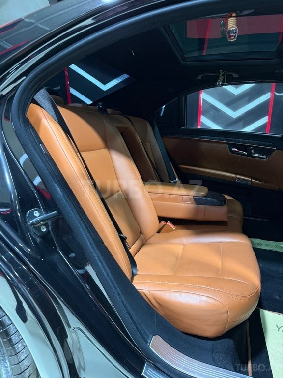 Mercedes S 500
