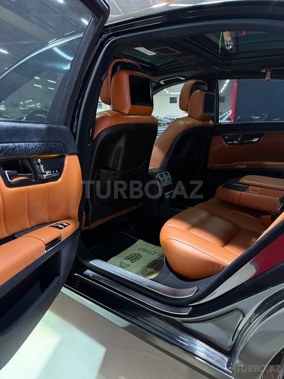 Mercedes S 500