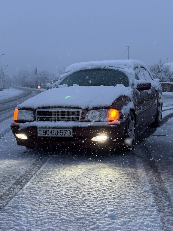 Mercedes C 230
