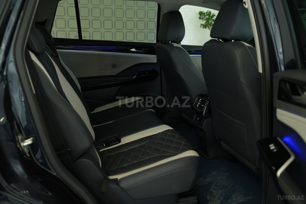 Volkswagen ID.6 Crozz