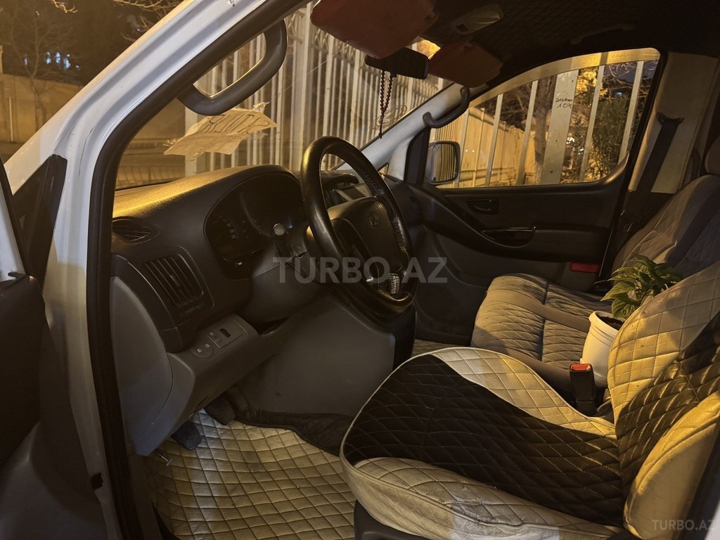 Hyundai H-1