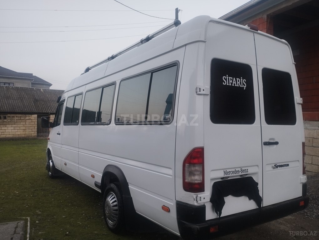 Mercedes Sprinter 413