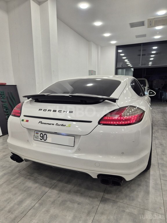Porsche Panamera Turbo