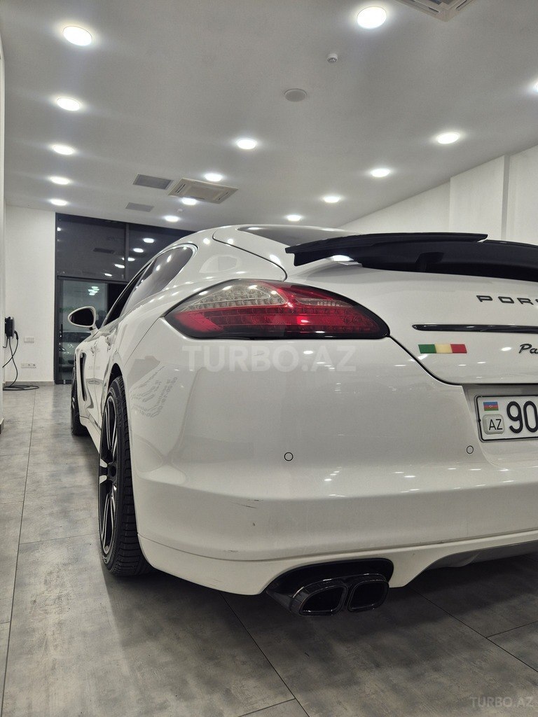 Porsche Panamera Turbo