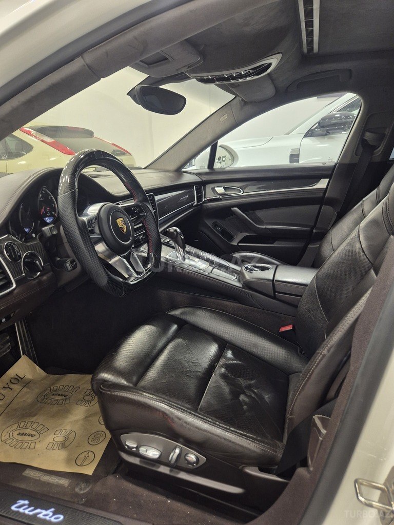 Porsche Panamera Turbo