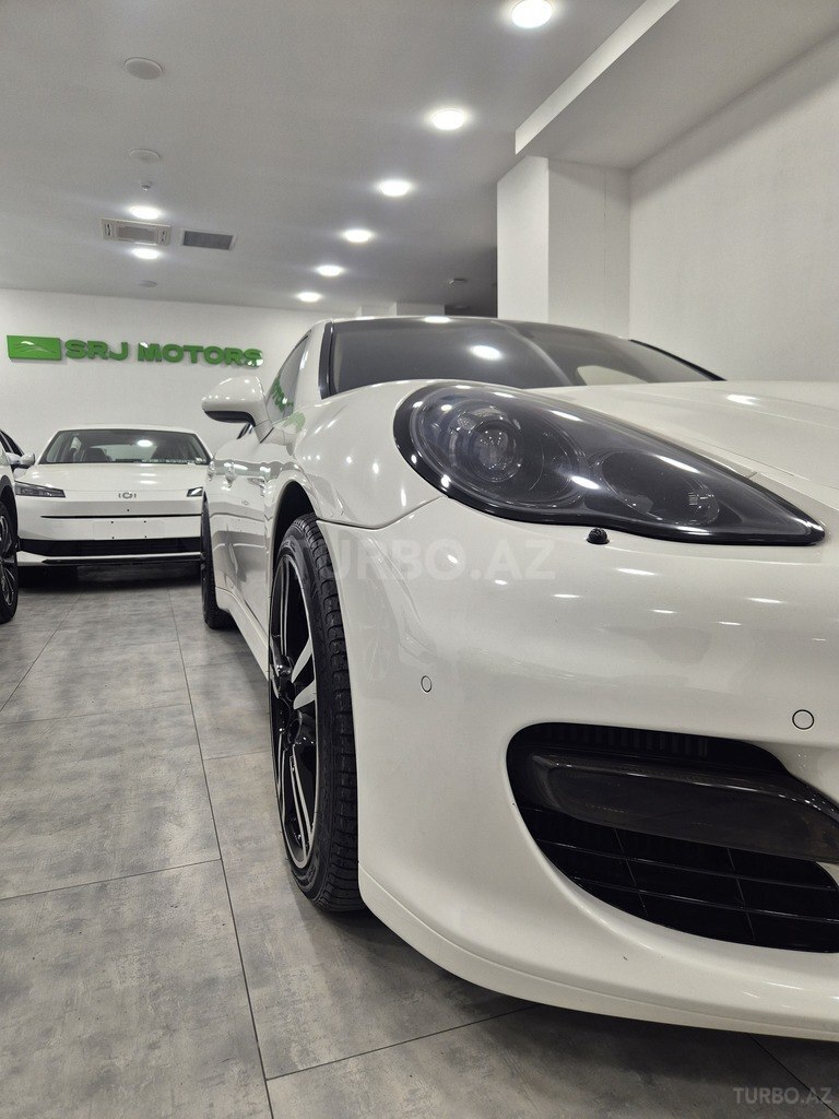 Porsche Panamera Turbo