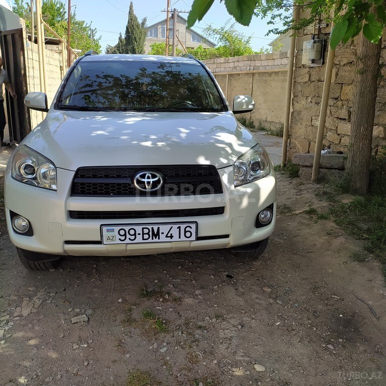 Toyota RAV4, 2.4 L, 2011 il, 187 000 km