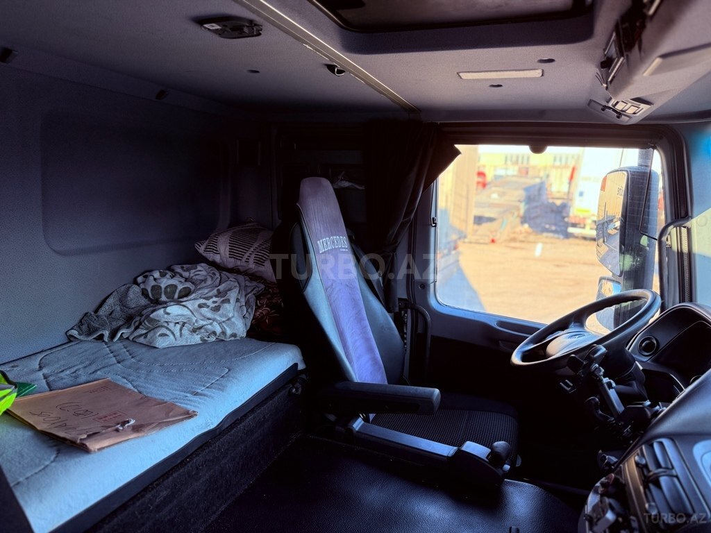Mercedes Actros 1844
