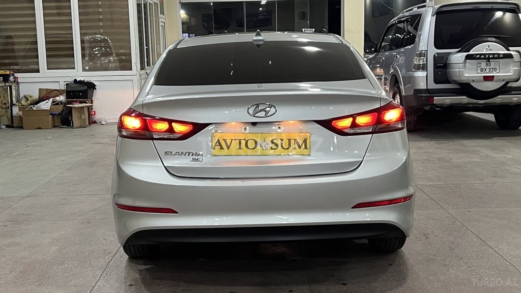 Hyundai Elantra