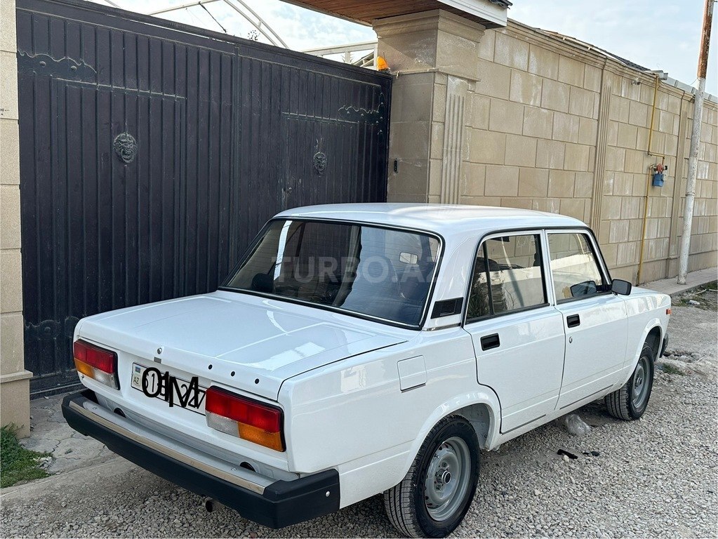 LADA (VAZ) 2107