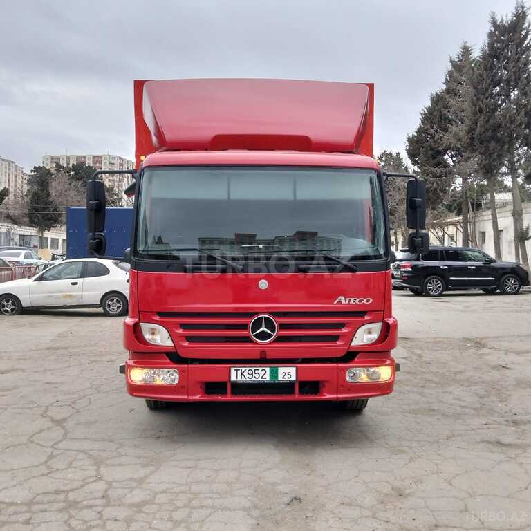 Mercedes Atego 818