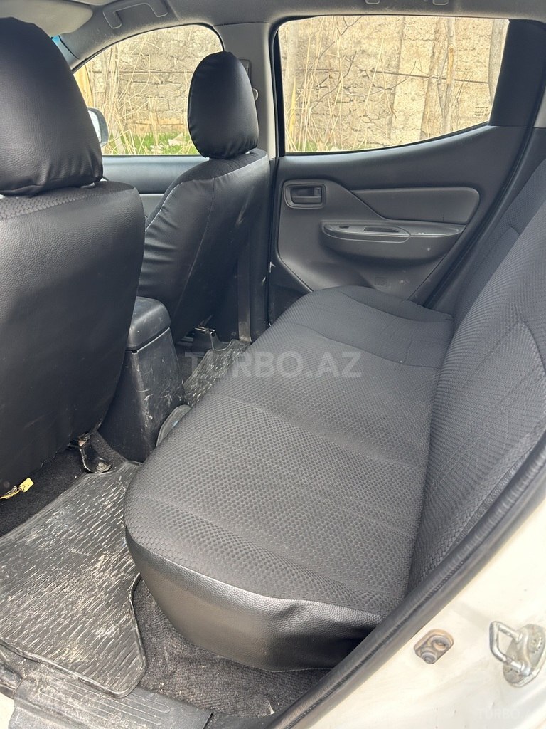 Mitsubishi L200