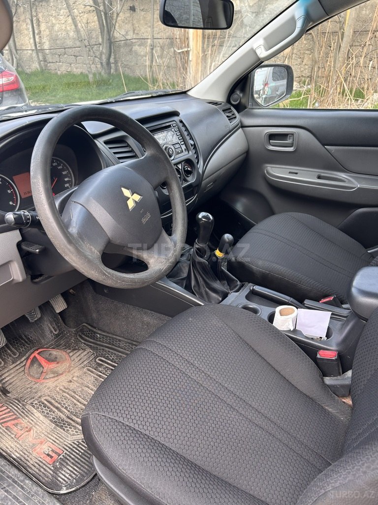 Mitsubishi L200