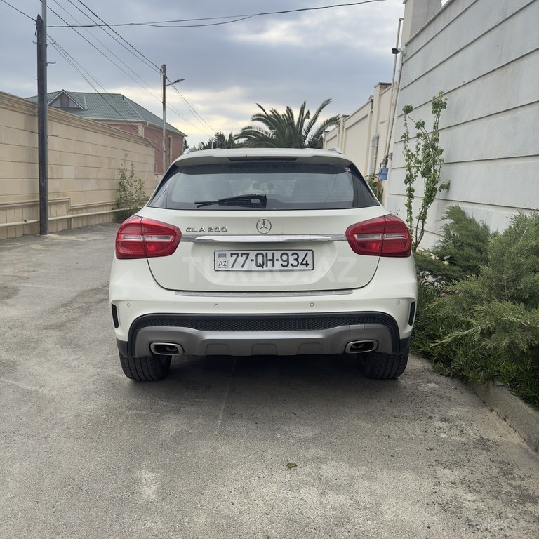 Mercedes GLA 200