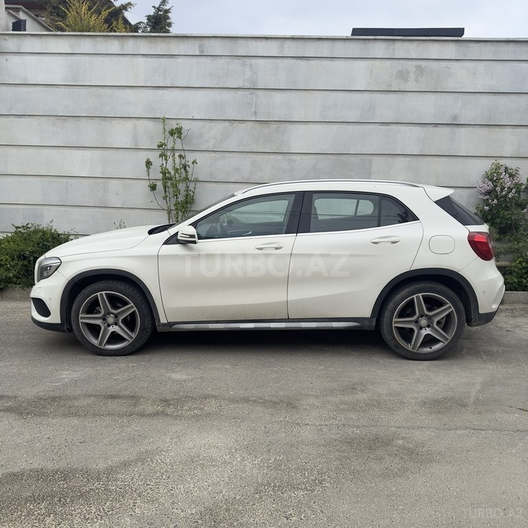 Mercedes GLA 200