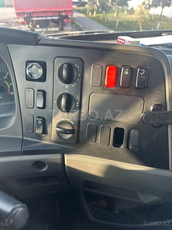 Mercedes Atego 818