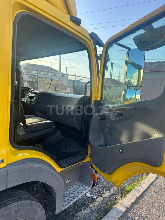 Mercedes Atego 818