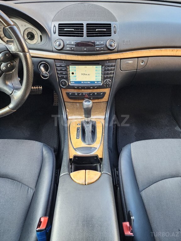 Mercedes E 220