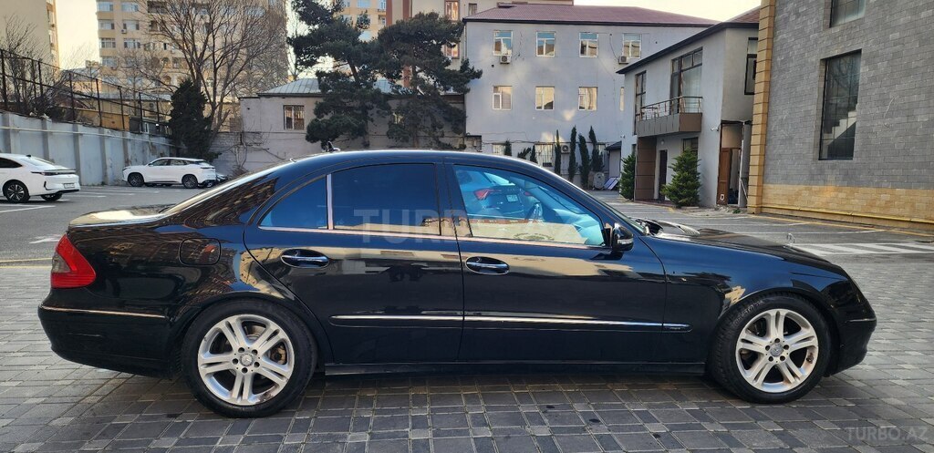 Mercedes E 220