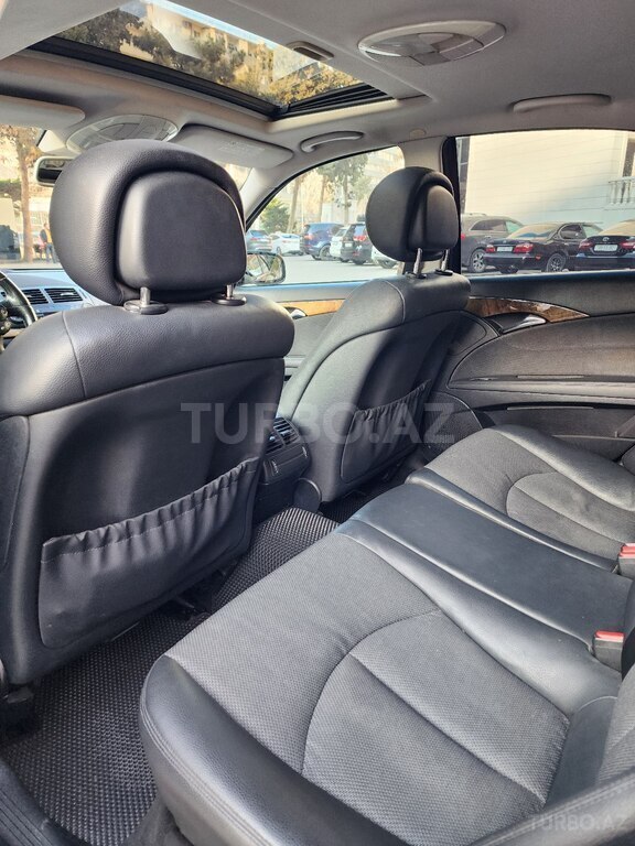 Mercedes E 220