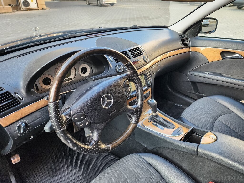 Mercedes E 220
