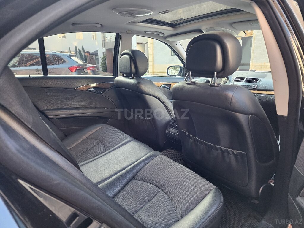 Mercedes E 220