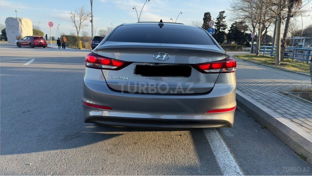 Hyundai Elantra