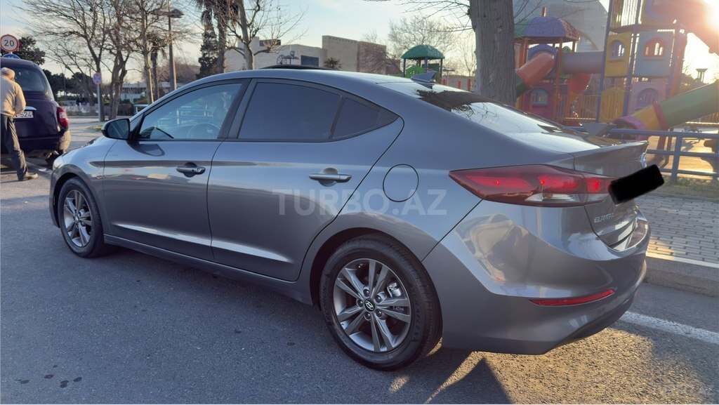 Hyundai Elantra