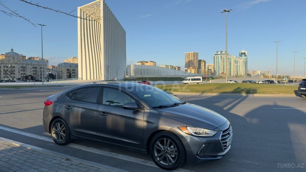 Hyundai Elantra