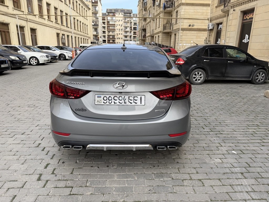 Hyundai Elantra