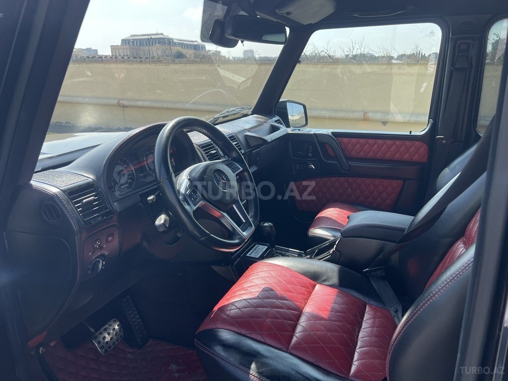 Mercedes G 500