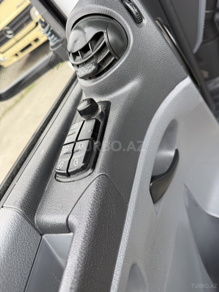 Mercedes Atego 818