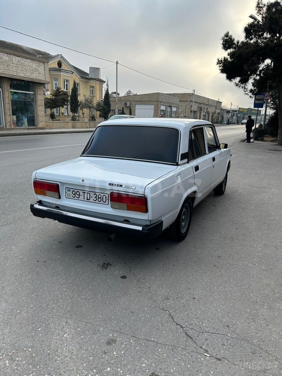 LADA (VAZ) 2107