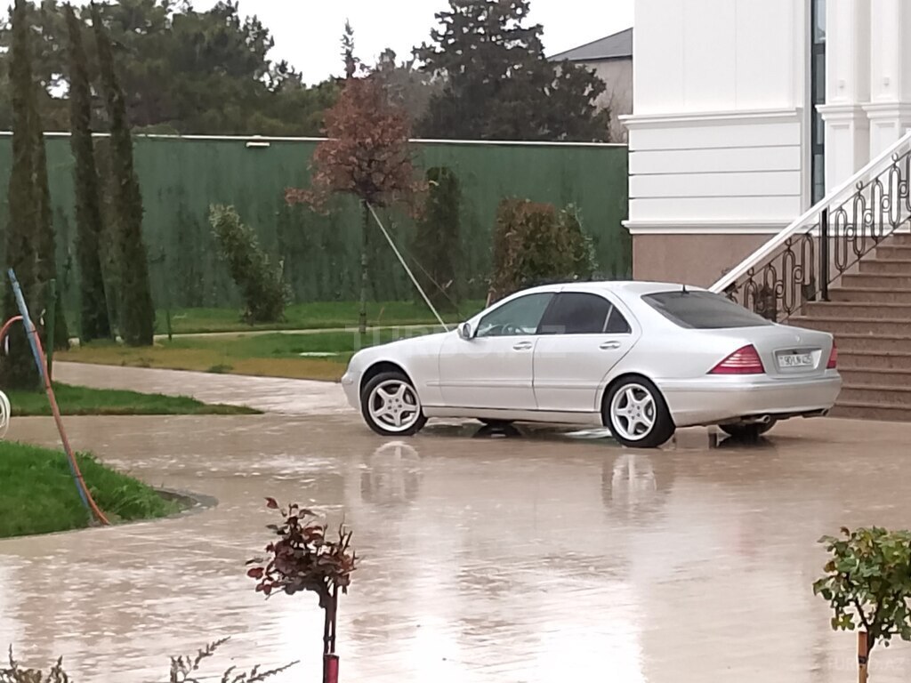 Mercedes S 320