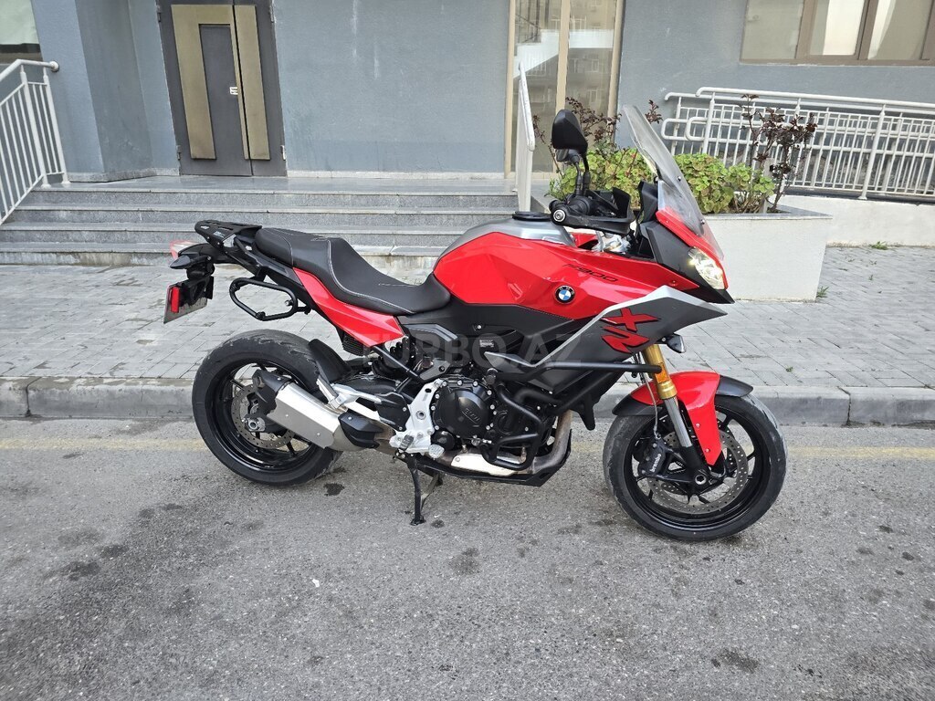 BMW F 900 XR