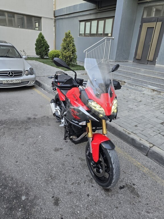 BMW F 900 XR